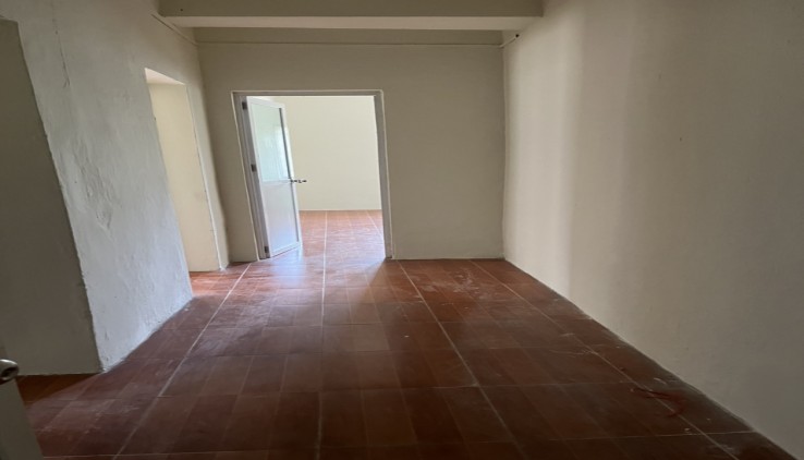 Cho thuê Ở NHÓM 5 NGƯỜI, HỘ GĐ nhà TT tầng 4 Thái Hà DT  91 m2 - 2pn 1pk 1 vs  - Giá 9 Triệu (CTL)